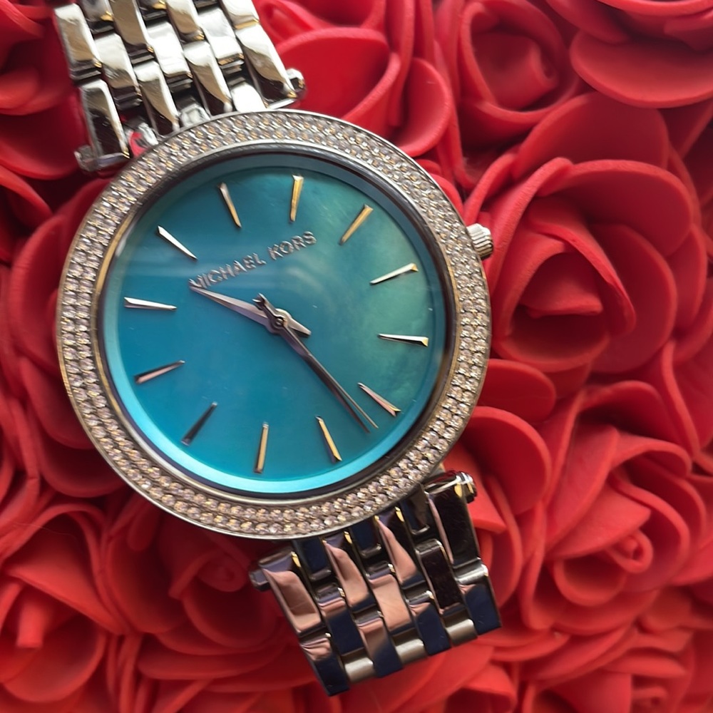 Watch ! Practically New! - image 2